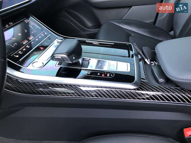 Внедорожник / Кроссовер Audi Q8 2018 в Днепре