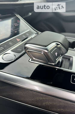 Позашляховик / Кросовер Audi Q8 2020 в 