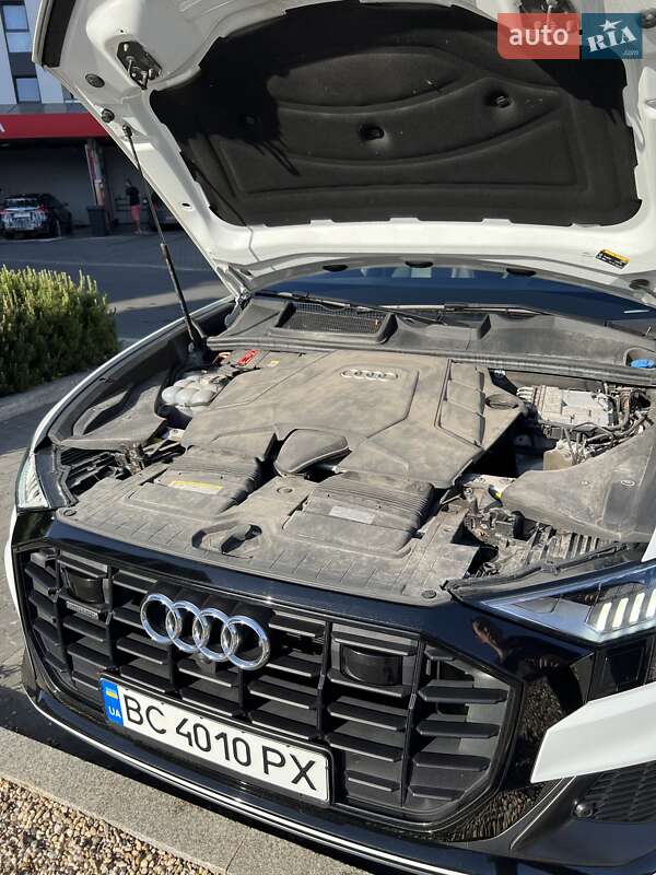 Позашляховик / Кросовер Audi Q8 2021 в Львові