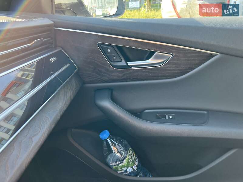 Позашляховик / Кросовер Audi Q8 2021 в Львові