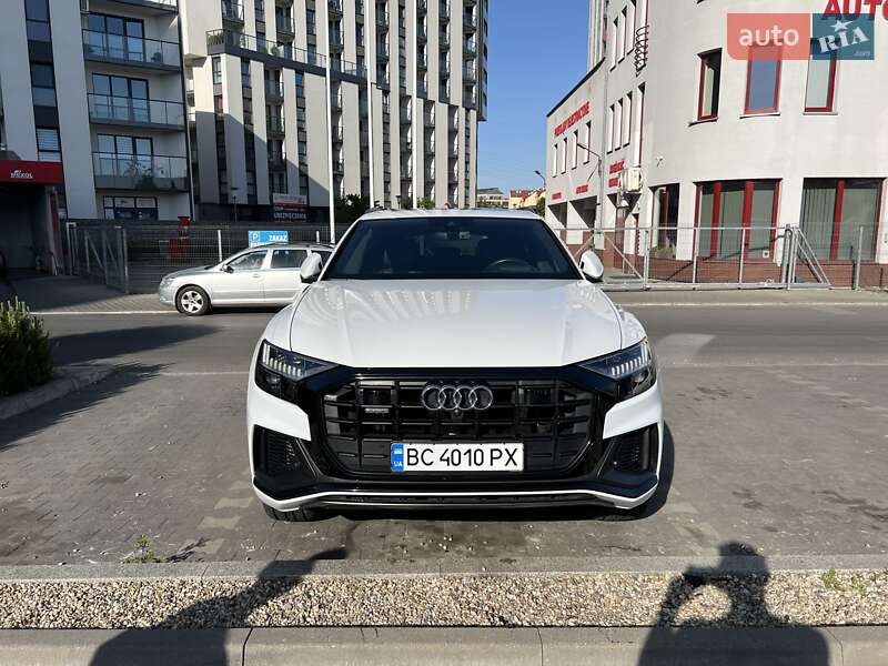 Позашляховик / Кросовер Audi Q8 2021 в Львові
