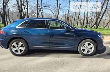Позашляховик / Кросовер Audi Q8 2018 в 