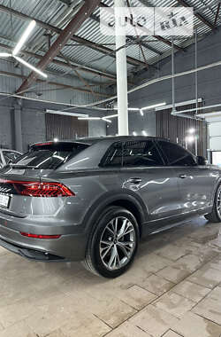 Внедорожник / Кроссовер Audi Q8 2022 в 