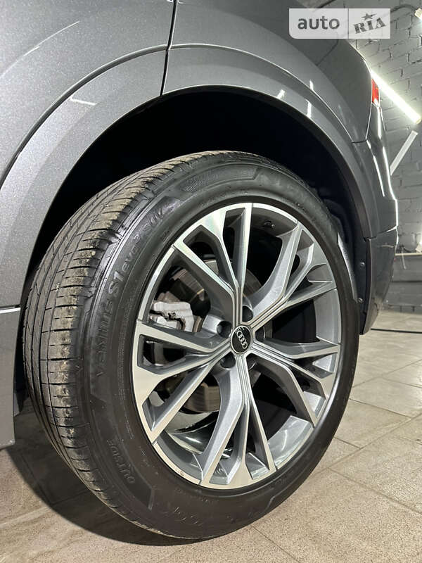 Внедорожник / Кроссовер Audi Q8 2022 в Полтаве
