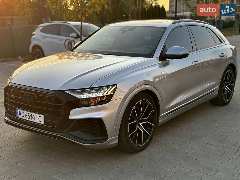 Внедорожник / Кроссовер Audi Q8 2021 в Ужгороде