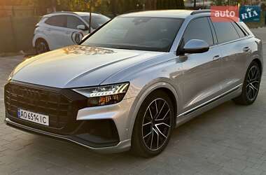 Внедорожник / Кроссовер Audi Q8 2021 в 