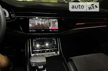 Внедорожник / Кроссовер Audi Q8 2021 в 