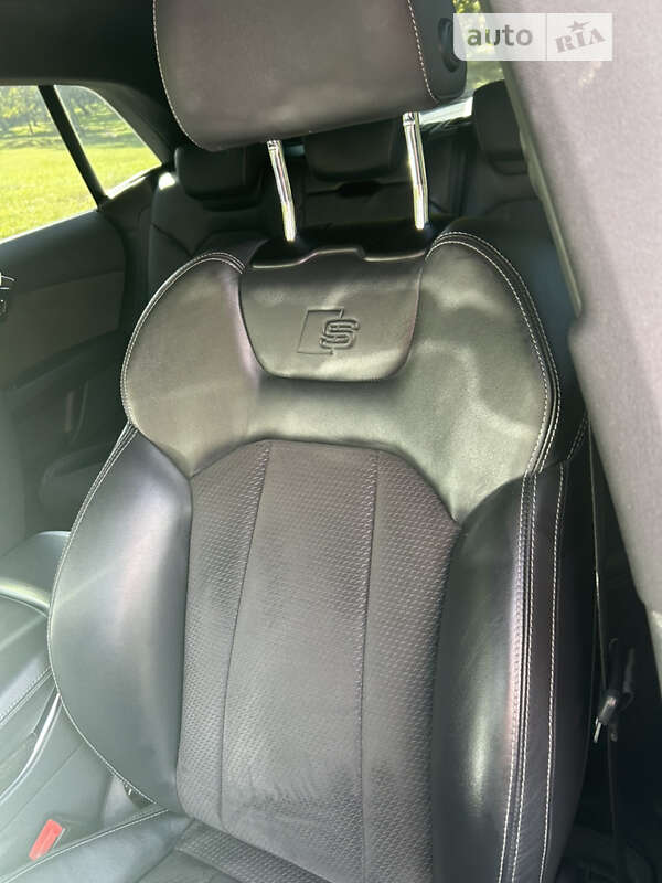 Позашляховик / Кросовер Audi Q8 2019 в Одесі