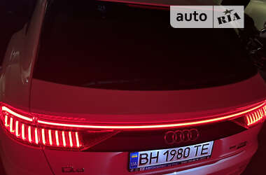 Внедорожник / Кроссовер Audi Q8 2019 в 