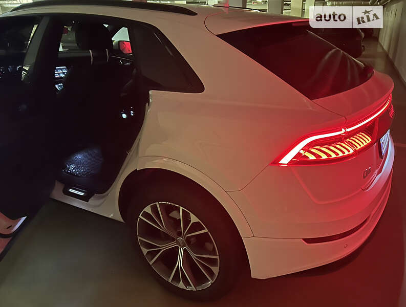 Позашляховик / Кросовер Audi Q8 2019 в Одесі