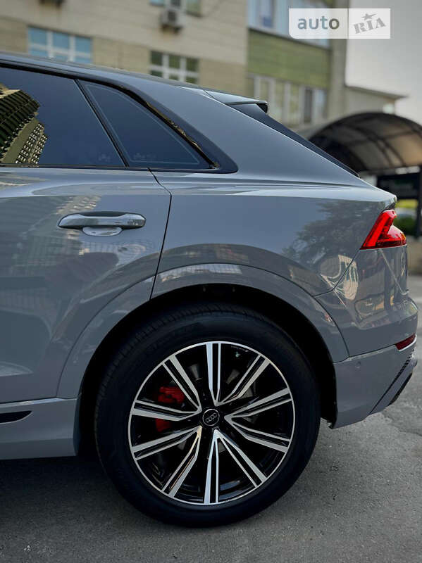 Внедорожник / Кроссовер Audi Q8 2018 в Киеве