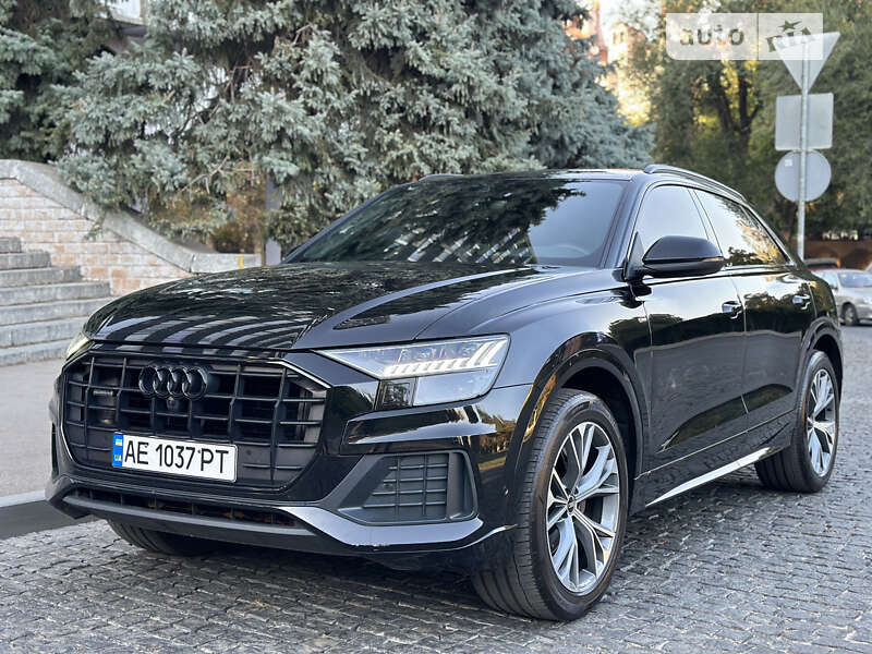 Позашляховик / Кросовер Audi Q8 2021 в Дніпрі