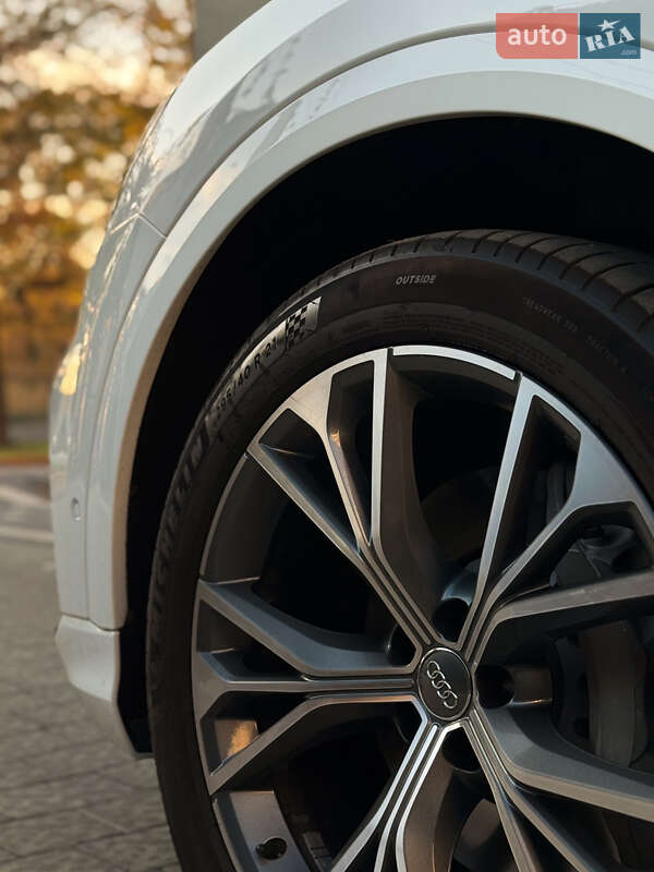 Внедорожник / Кроссовер Audi Q8 2018 в Ужгороде фото 9 Внедорожник / Кроссовер Audi Q8 2018 в Ужгороде