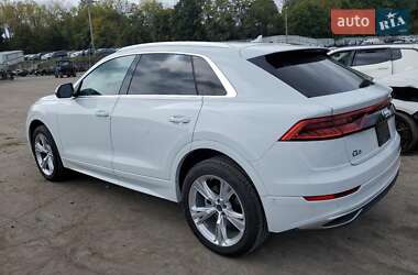 Позашляховик / Кросовер Audi Q8 2023 в 