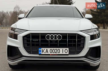 Внедорожник / Кроссовер Audi Q8 2021 в 