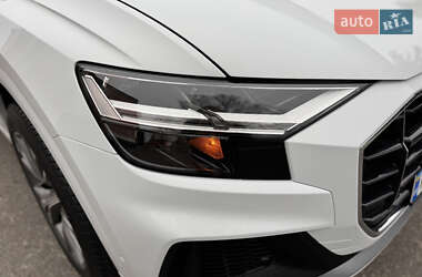 Внедорожник / Кроссовер Audi Q8 2021 в 