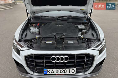 Внедорожник / Кроссовер Audi Q8 2021 в 