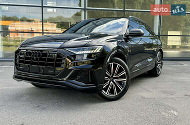 Внедорожник / Кроссовер Audi Q8 2019 в 