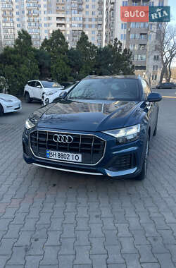 Позашляховик / Кросовер Audi Q8 2019 в 