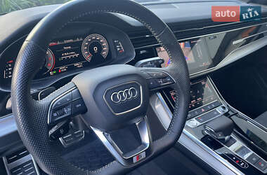 Позашляховик / Кросовер Audi Q8 2019 в 