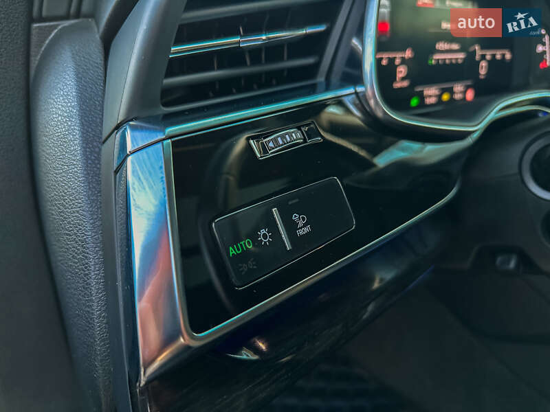 Внедорожник / Кроссовер Audi Q8 2019 в Ивано-Франковске