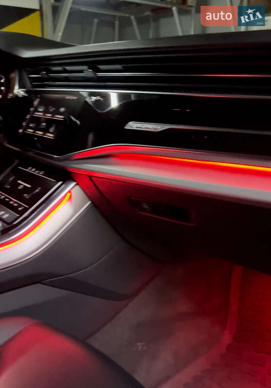 Внедорожник / Кроссовер Audi Q8 2019 в Киеве