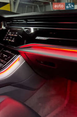 Внедорожник / Кроссовер Audi Q8 2019 в 