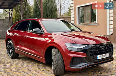 Позашляховик / Кросовер Audi Q8 2021 в Бучі