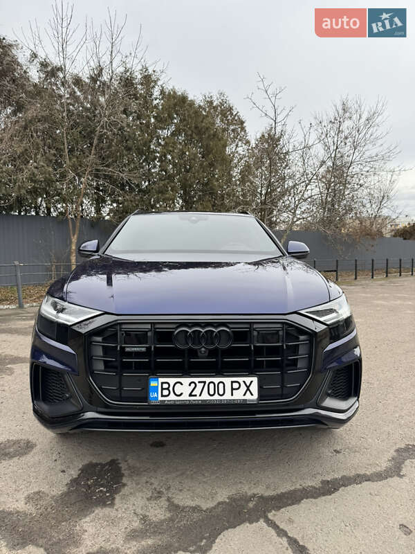 Позашляховик / Кросовер Audi Q8 2018 в Львові