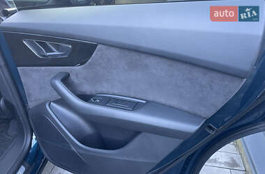 Внедорожник / Кроссовер Audi Q8 2019 в 