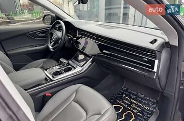 Внедорожник / Кроссовер Audi Q8 2018 в 