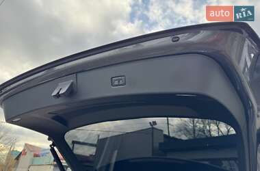 Внедорожник / Кроссовер Audi Q8 2018 в 