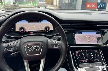 Внедорожник / Кроссовер Audi Q8 2018 в 