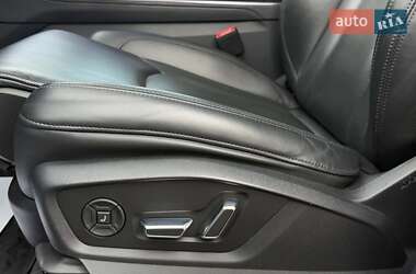 Внедорожник / Кроссовер Audi Q8 2019 в 