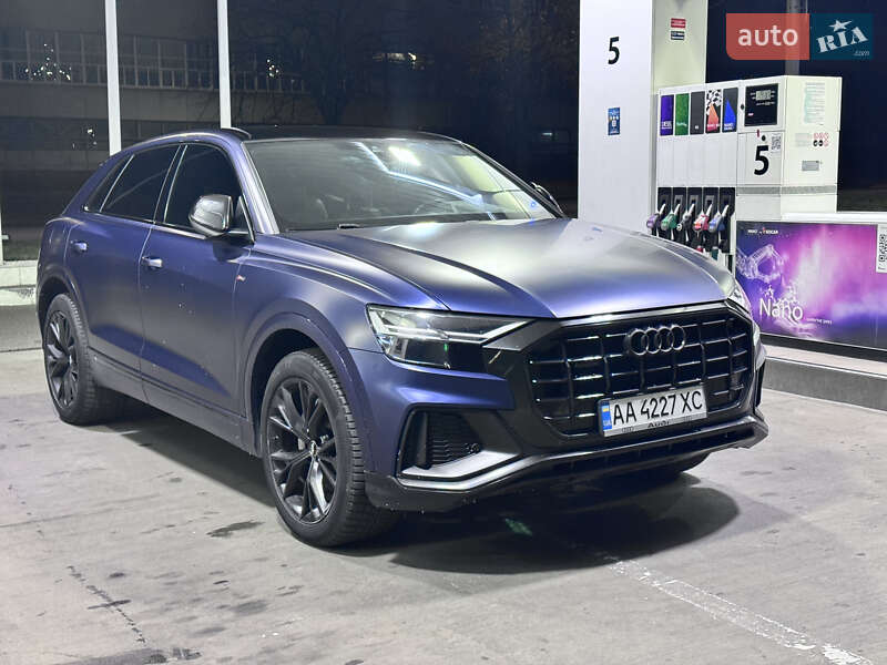 Внедорожник / Кроссовер Audi Q8 2019 в Киеве