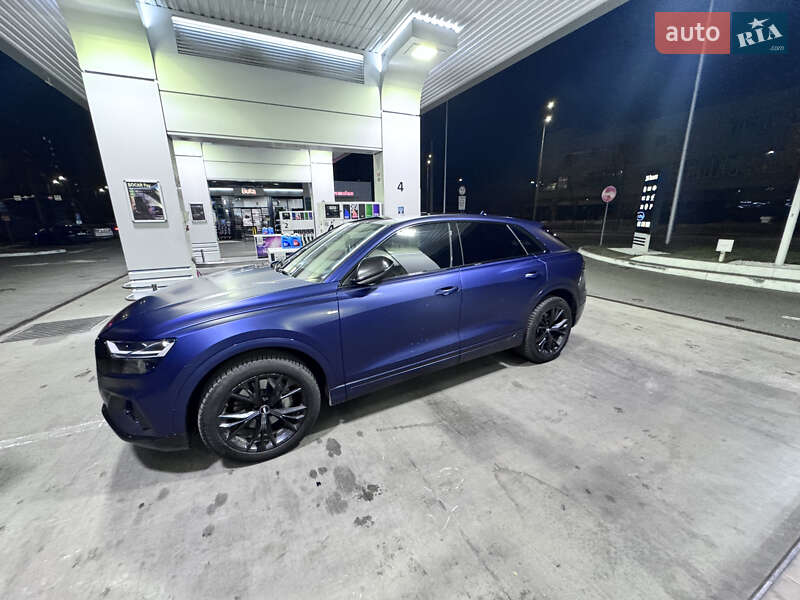 Внедорожник / Кроссовер Audi Q8 2019 в Киеве