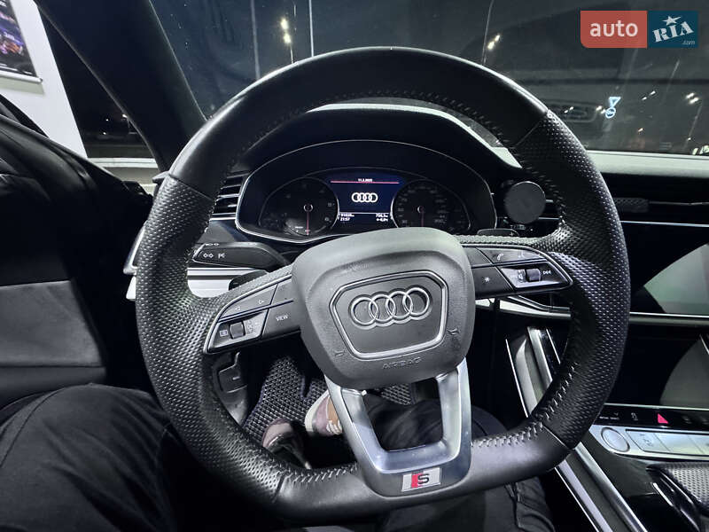 Внедорожник / Кроссовер Audi Q8 2019 в Киеве