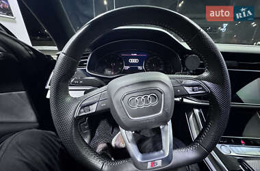 Внедорожник / Кроссовер Audi Q8 2019 в 