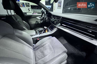 Внедорожник / Кроссовер Audi Q8 2019 в 