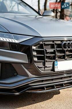 Внедорожник / Кроссовер Audi Q8 2018 в 