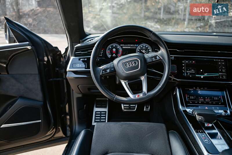 Позашляховик / Кросовер Audi Q8 2018 в Києві