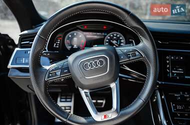 Внедорожник / Кроссовер Audi Q8 2018 в 