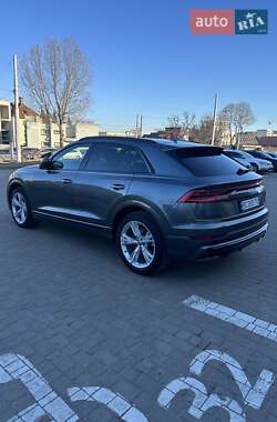 Позашляховик / Кросовер Audi Q8 2018 в 