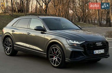 Позашляховик / Кросовер Audi Q8 2019 в 