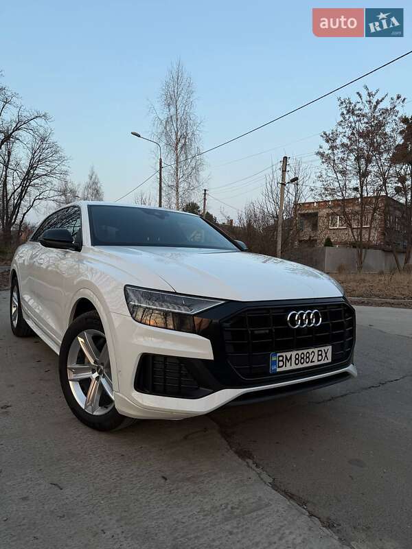 Внедорожник / Кроссовер Audi Q8 2020 в 