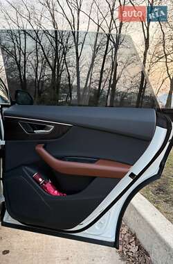 Внедорожник / Кроссовер Audi Q8 2020 в 