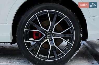 Внедорожник / Кроссовер Audi Q8 2023 в 