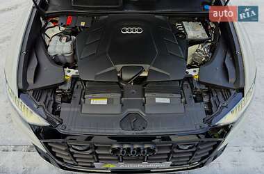Внедорожник / Кроссовер Audi Q8 2023 в 