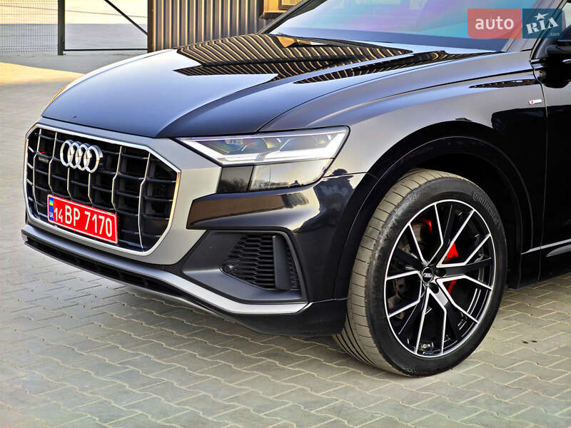 Внедорожник / Кроссовер Audi Q8 2018 в Ровно