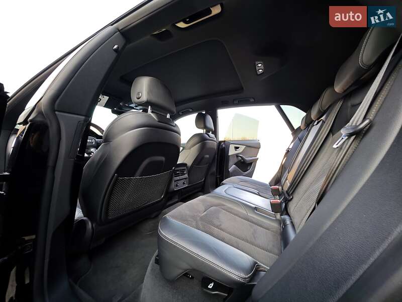 Внедорожник / Кроссовер Audi Q8 2018 в Ровно